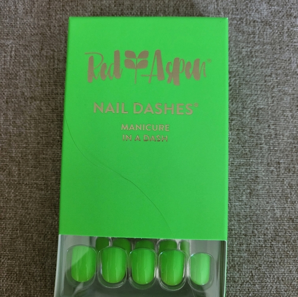 RED ASPEN NAILS - Picture 2 of 2